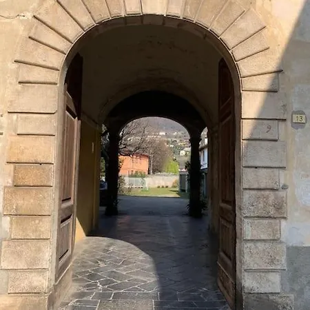 Casa Albatros Tra E Monti * Манделло-дель-Ларио