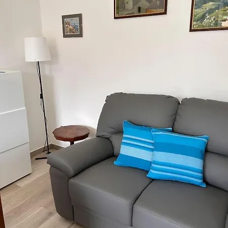 Casa Albatros Tra E Monti * Манделло-дель-Ларио